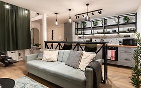 Opera 18 Apartment